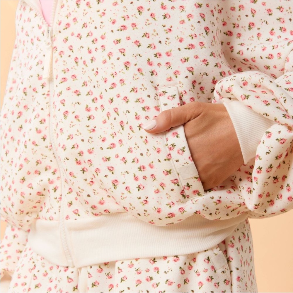 Women's Marshmallow Full Zip Hooded Sweatshirt - Blogilates in Cream Floral - Picture 5 of 8